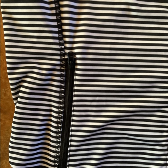 Saks Fifth Avenue Black and white pinstriped fitted jacket.ZIP pockets. … - Picture 3 of 5